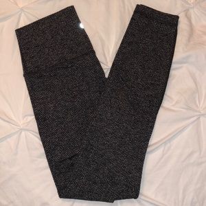 7/8 wunder under herringbone print lululemon pant